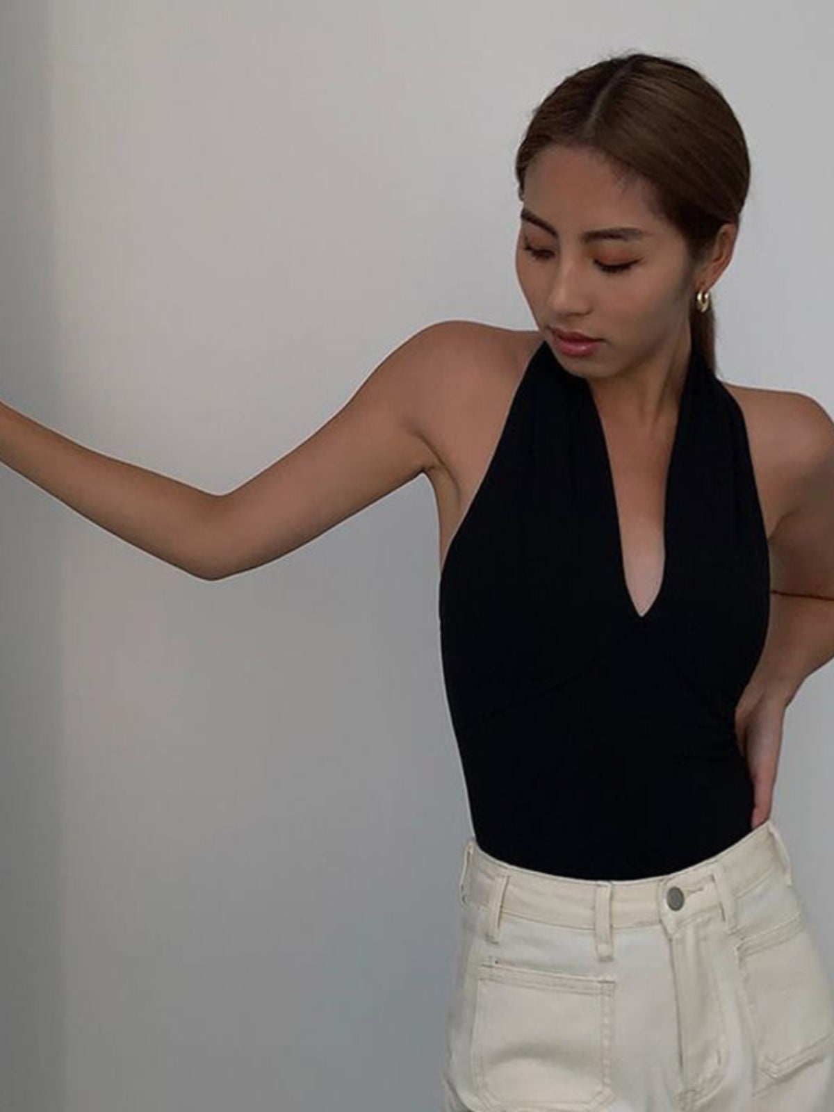 Advanced Sense Black V-neck Halterneck Vest - XNOIR